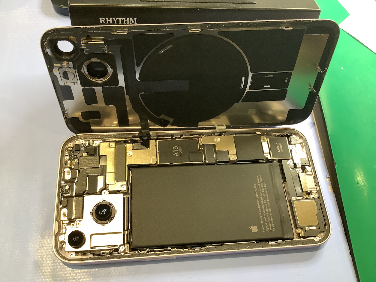 iPhone14のバッテリー交換ならデータをそのまま・最短即日修理のスマホ修理工房セレオ甲府店にご相談ください！