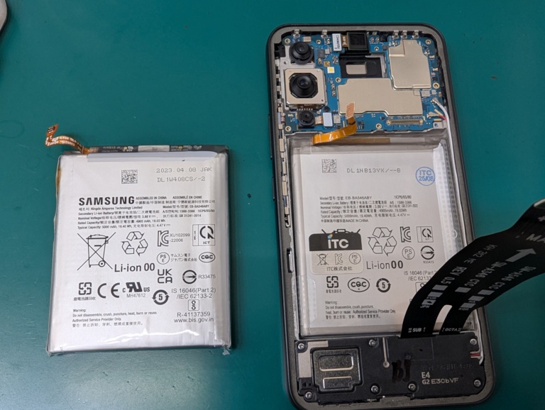 📱🔋 Galaxy A54　 バッテリー交換ならスマホ修理工房富山グリーンモール山室店へ！