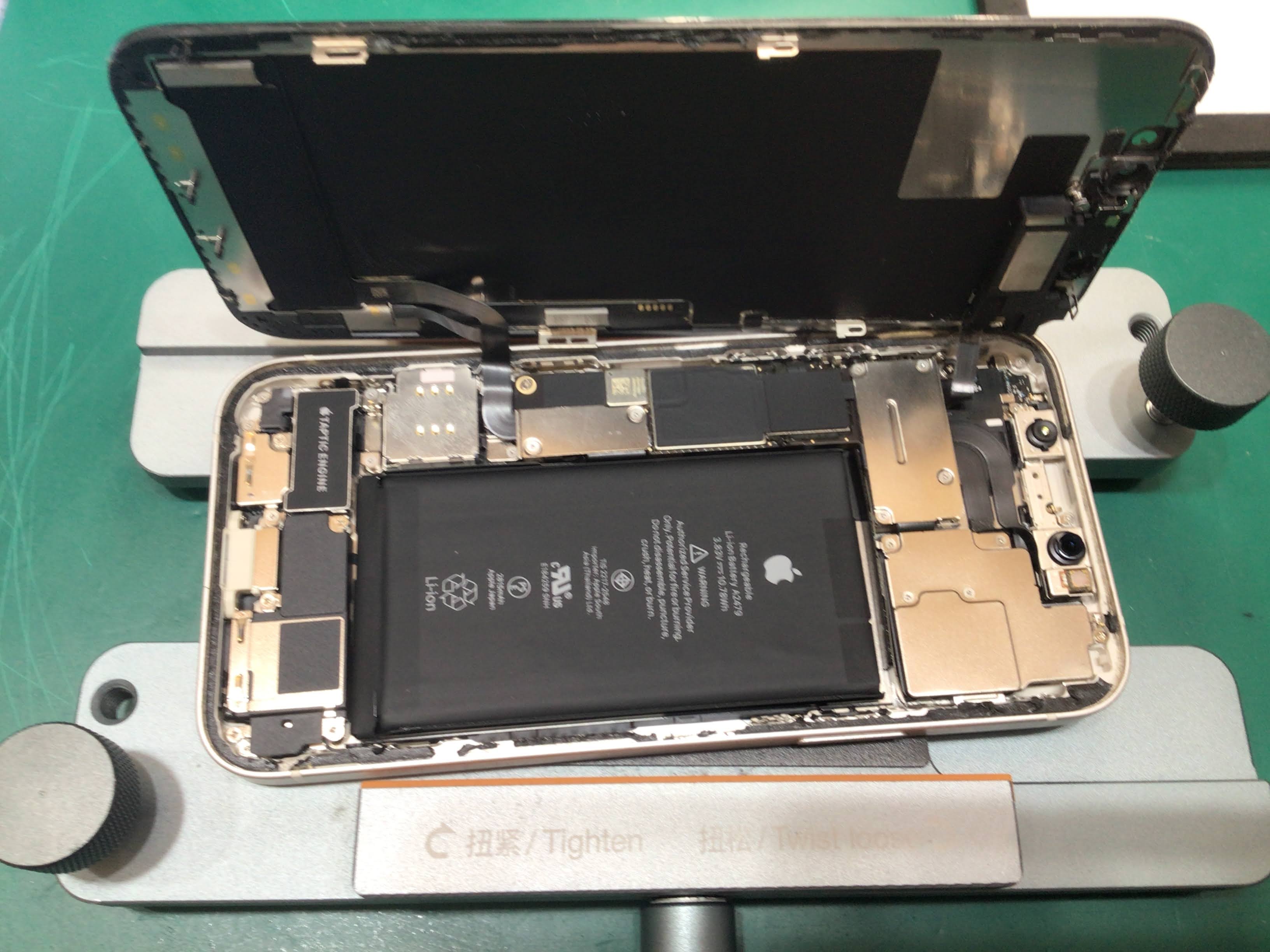 iPhone12バッテリー修理　データをそのまま・最短即日修理のスマホ修理工房イーアス高尾店にご相談下さい！