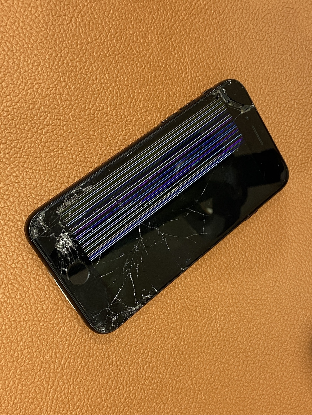 液晶不良が起きてしまったiPhoneSE 第2世代（アイフォン）の画面交換修理を承りました！【スマホ修理工房仙台PARCO2店】