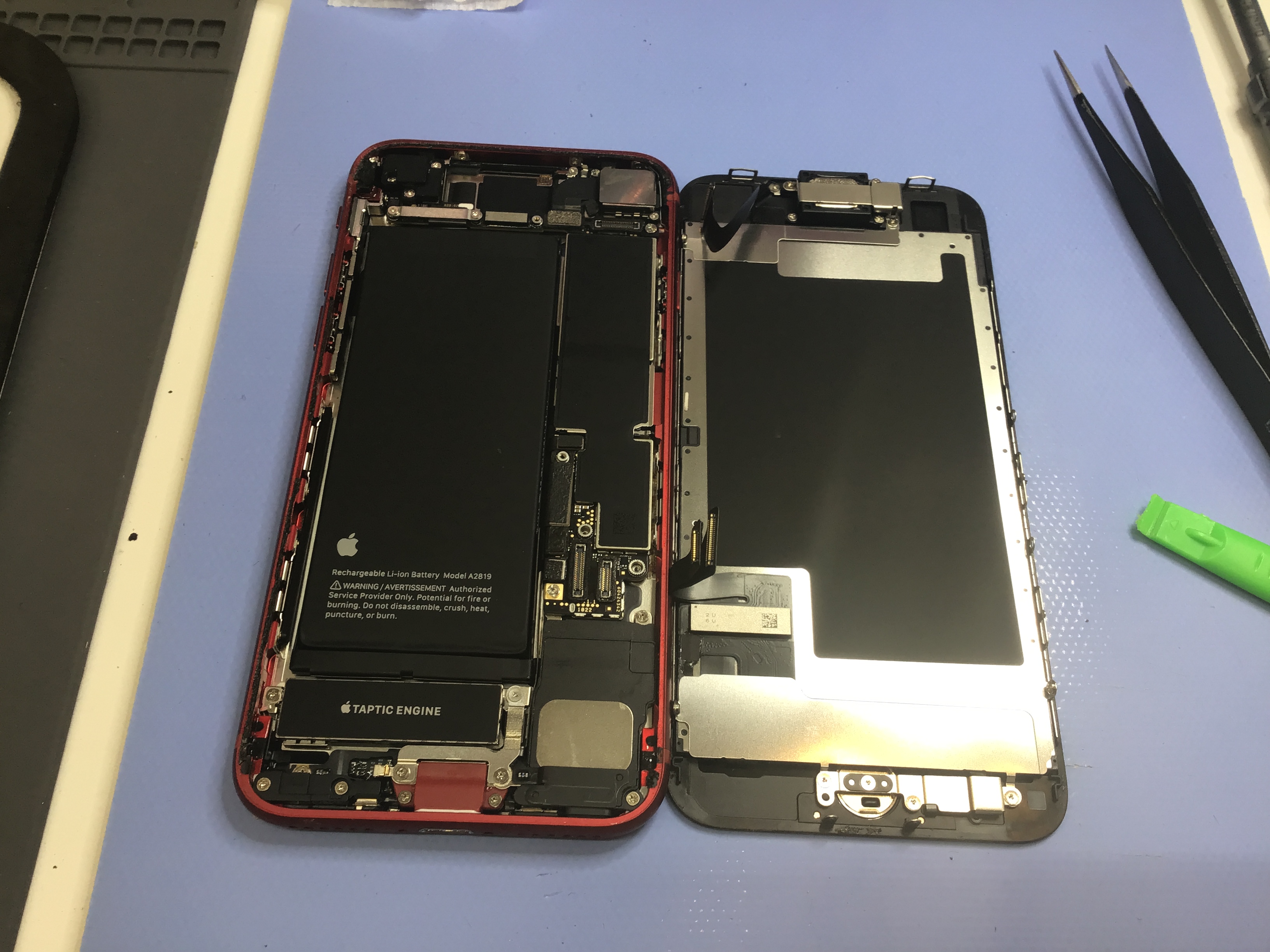 iPhoneSE3のバッテリー交換は、データそのまま・即日修理のスマホ修理工房京王聖蹟桜ヶ丘ショッピングセンターB館店へ！