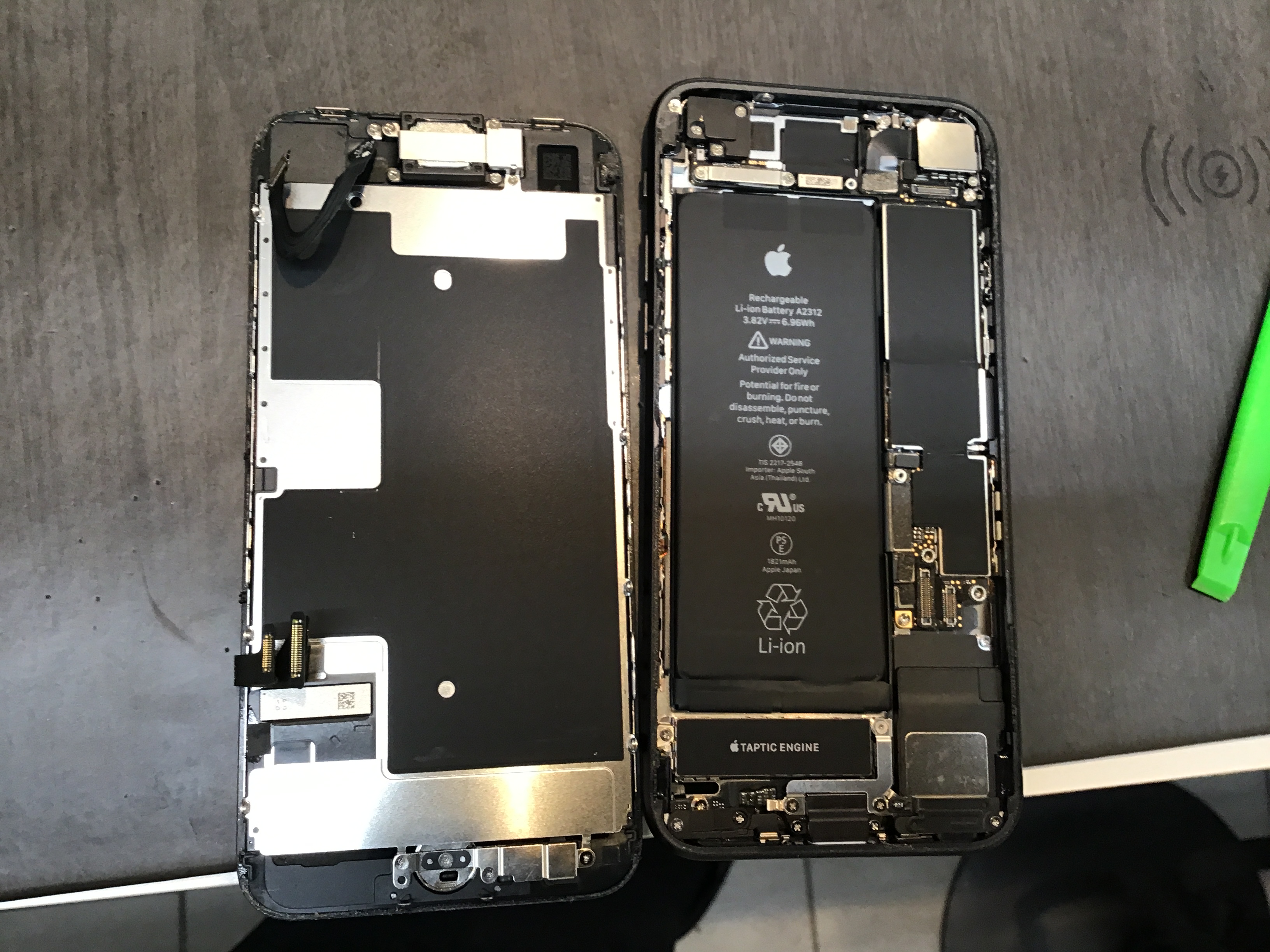 iPhoneSE2のバッテリー交換は、データそのまま・即日修理のスマホ修理工房相模原店へ！