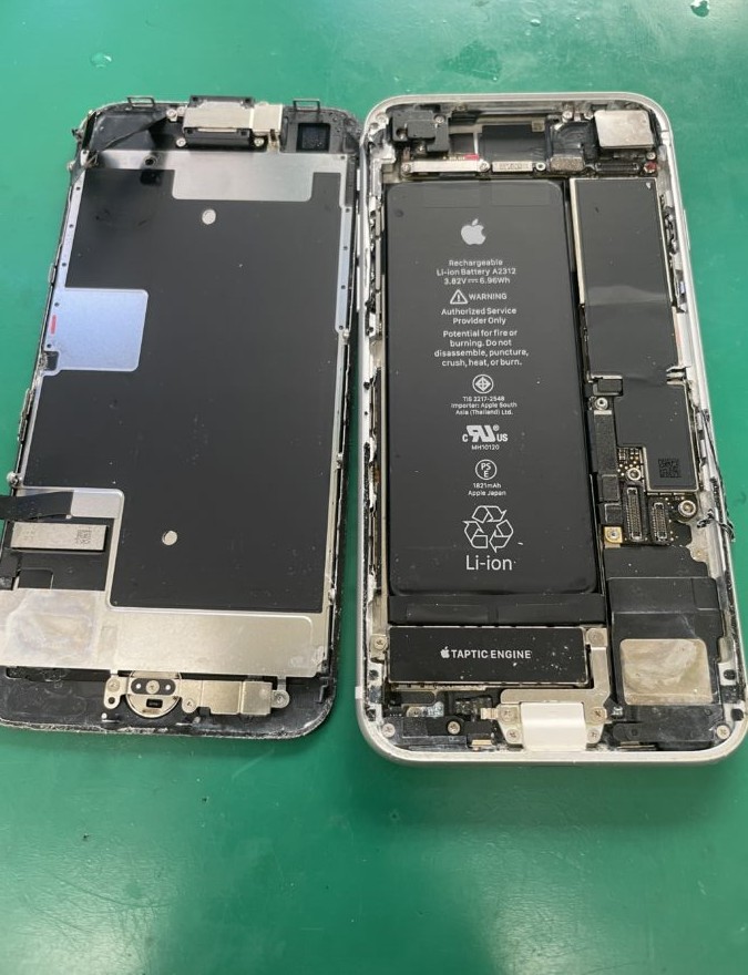 iPhoneトイレに落とした！まずは【スマホ修理工房上野店】へ！