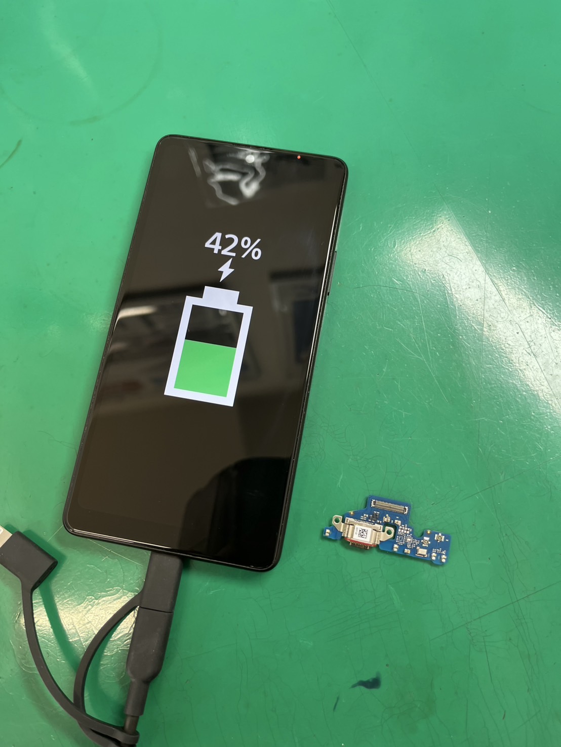 Xperia AceⅢ(エクスペリア)充電不可のため、充電コネクタ交換【スマホ修理工房大井町店】