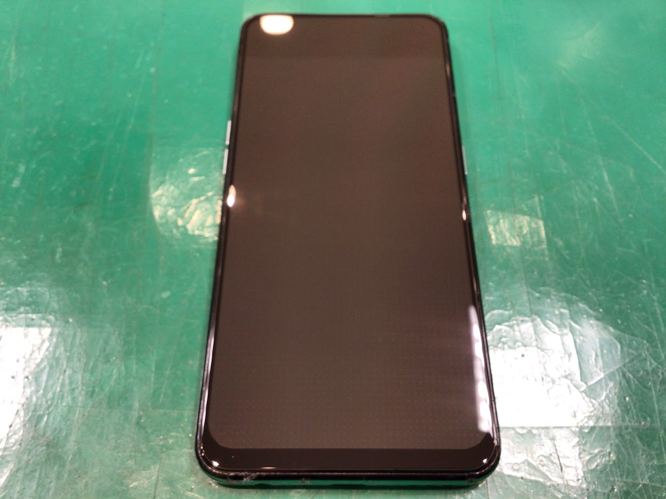 スマホの画面トラブルは、データそのまま・即日修理のスマホ修理工房町田モディ店へ!