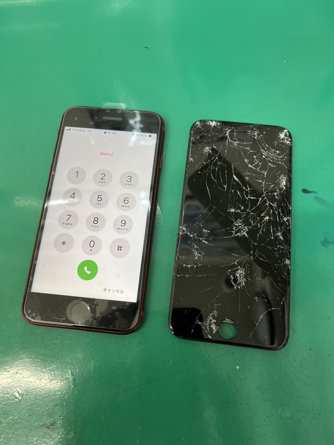 iPhoneSE 第3世代 画面がバキバキに割れ、画面交換【スマホ修理工房大井町店】