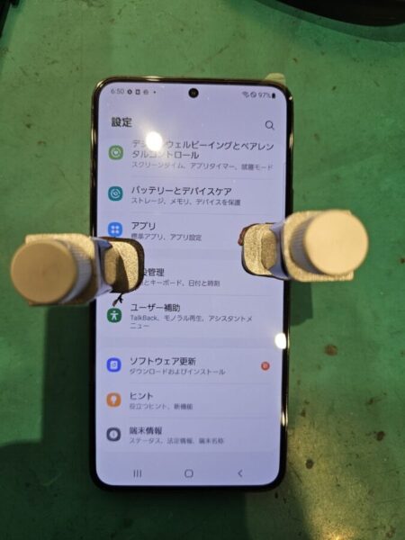 Check Battery表示で起動しなくなったGalaxy S22のバッテリー交換承りました!【スマホ修理工房北千住マルイ店】