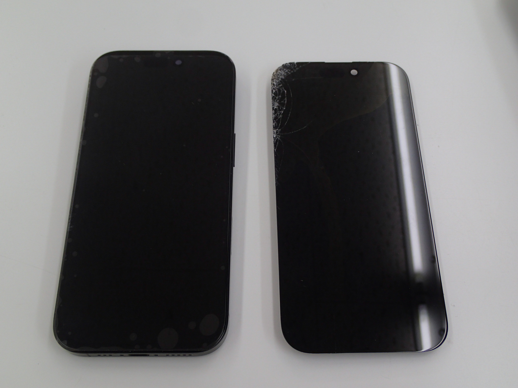 三郷市よりiPhone画面割れの持ち込み【スマホ修理工房フレスポ八潮店】