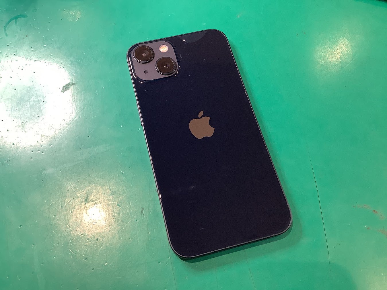 iPhoneSE3のバッテリー交換ならデータをそのまま・最短即日修理のスマホ修理工房二俣川店にご相談ください！