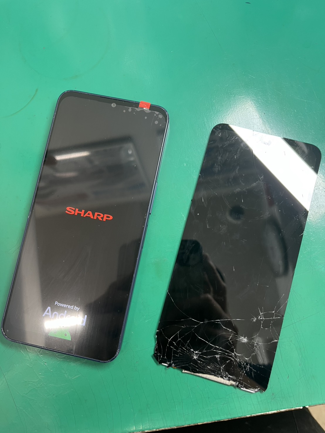 AQUOS Wish4(アクオス)液晶破損につき画面交換【スマホ修理工房大井町店】