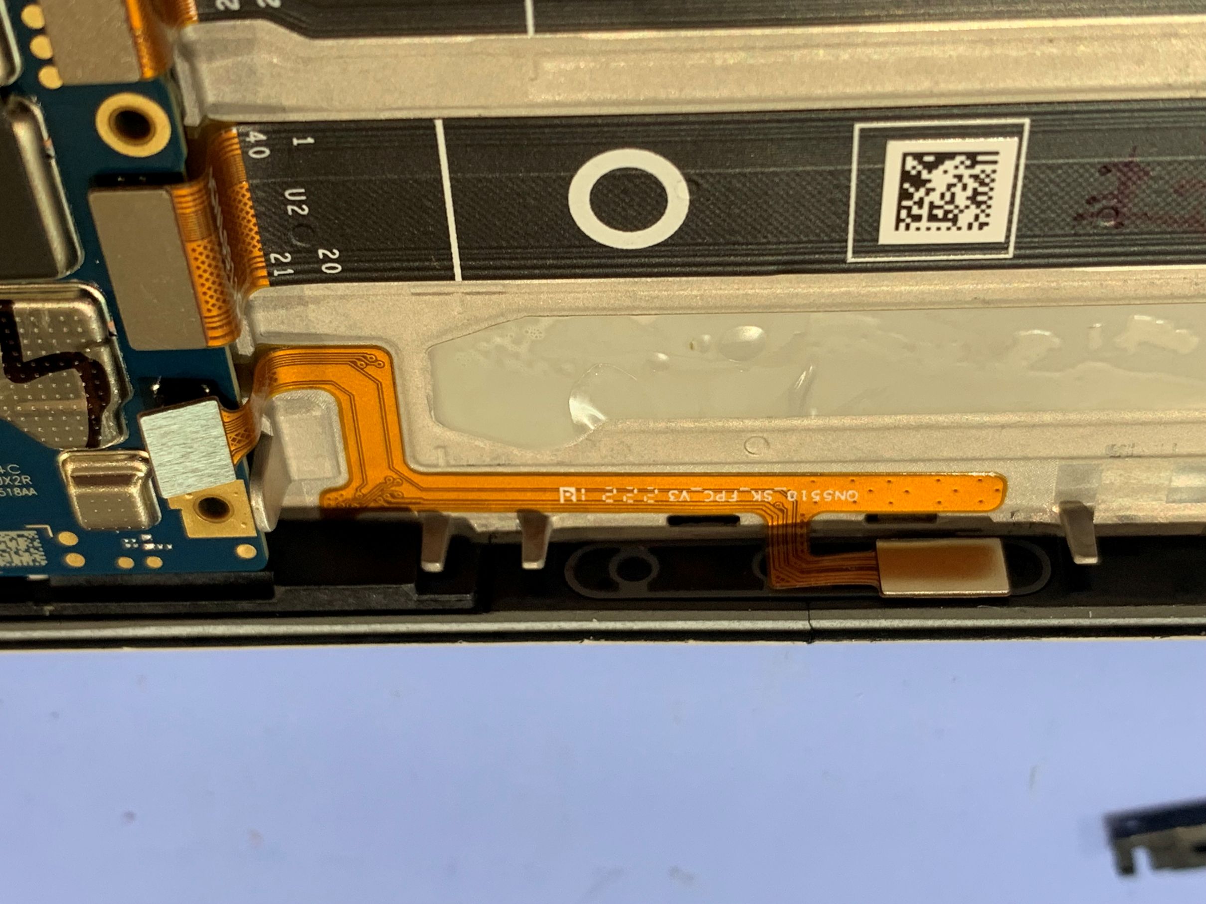Xperia Ace Ⅲ電源ボタン破損による起動不可端末/葛飾区からご来店【スマホ修理工房フレスポ八潮店】