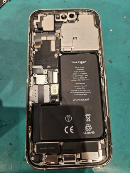iPhone12,13,14シリーズのバッテリー交換は【スマホ修理工房北千住マルイ店へ！！】