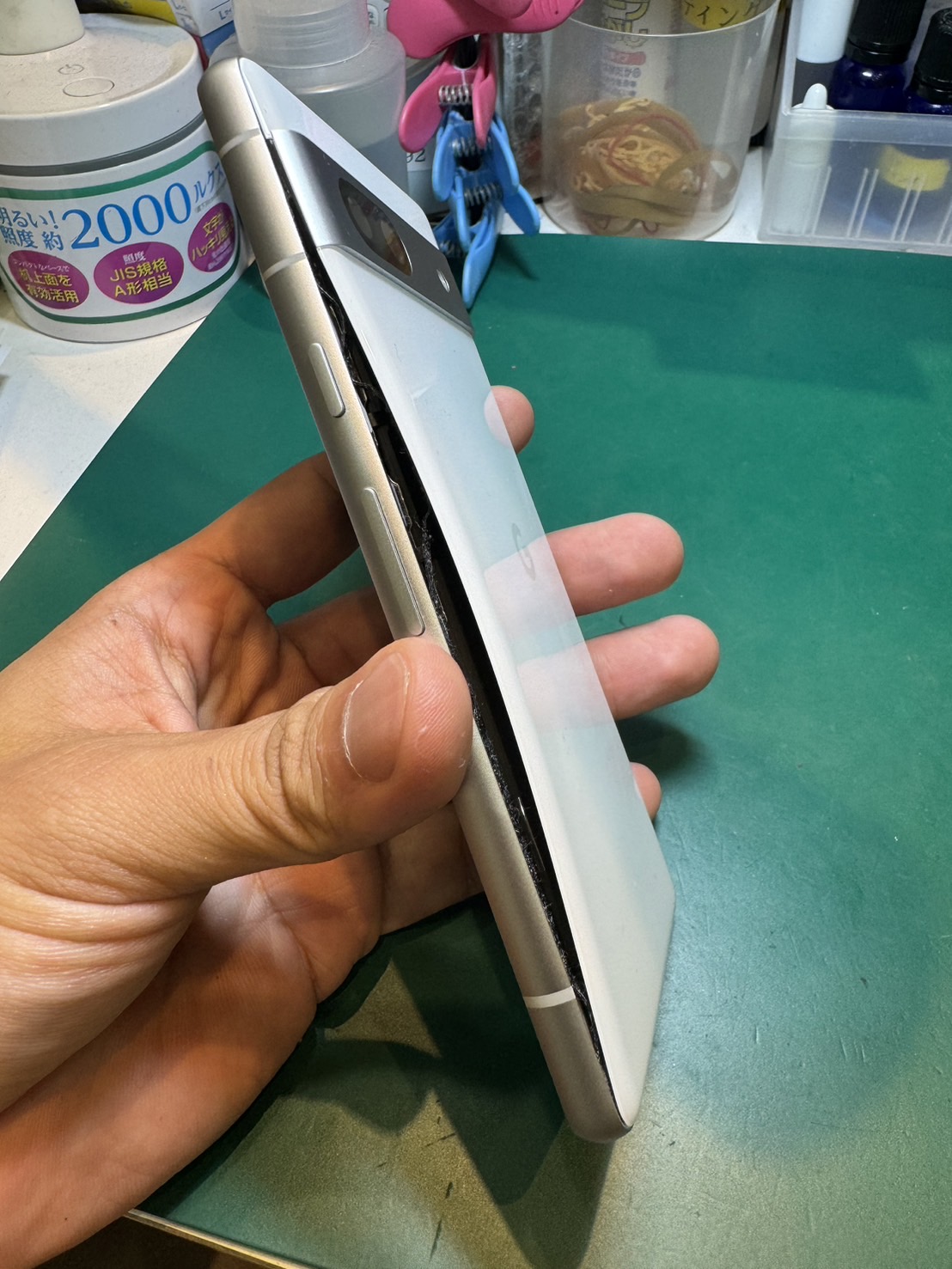 バッテリーが膨張してる...!! Google Pixel7a バッテリー交換【スマホ修理工房荻窪タウンセブン店】