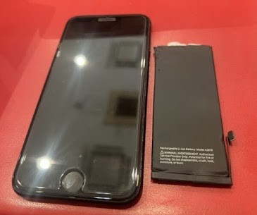 iPhone SE3（アイフォン）のバッテリー交換はスマホ修理工房イオンモール福岡店で即日修理可能です！