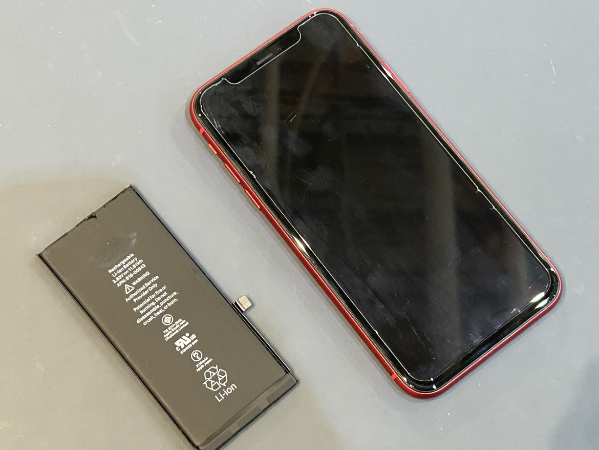iPhone11(アイフォン11)のバッテリー交換修理を行いました！