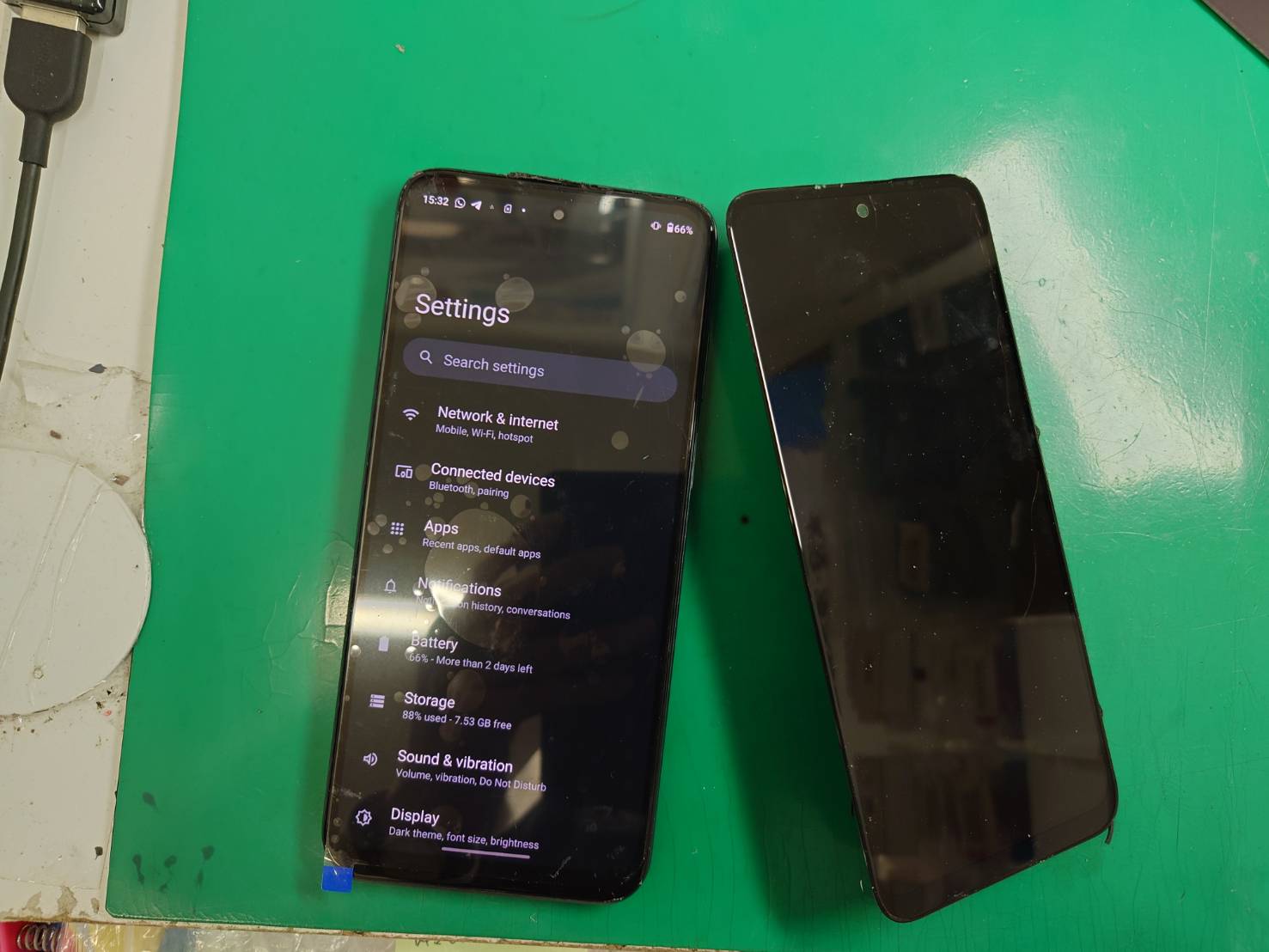 画面に何も表示されない...Motorola moto g31画面交換【スマホ修理工房荻窪タウンセブン店】
