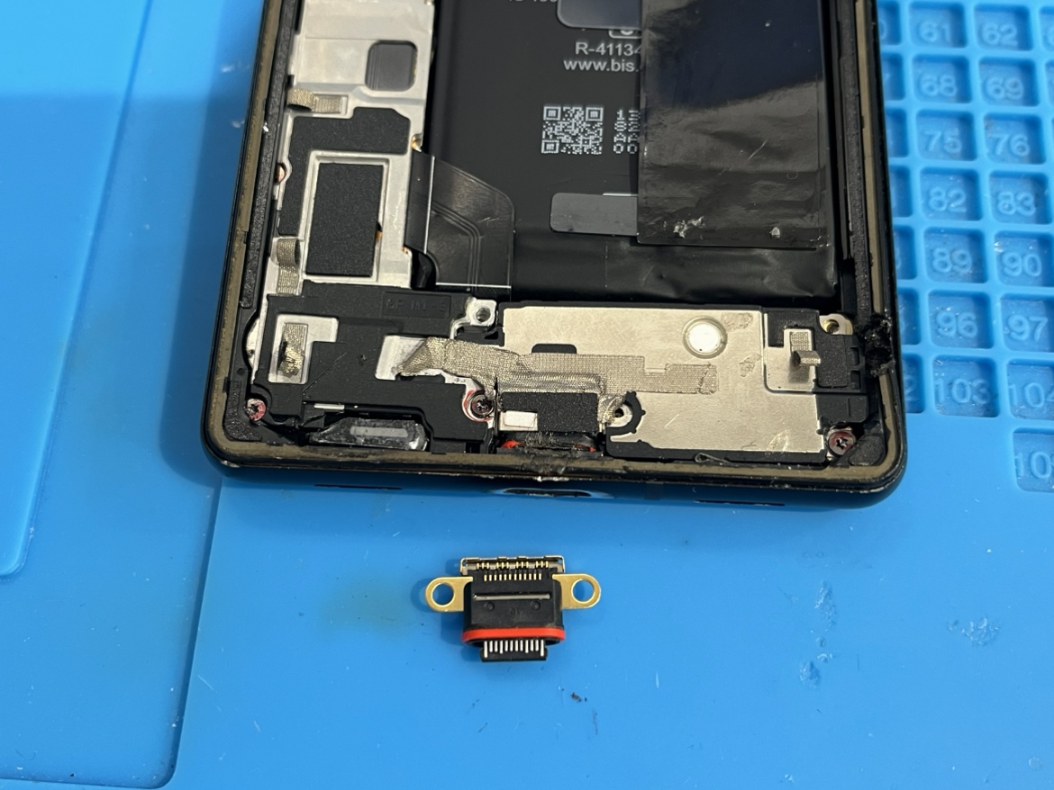 Google pixel6A(グーグルピクセル6A)のご依頼を頂きました。【スマホ修理工房池袋ｐ‘パルコ本店】