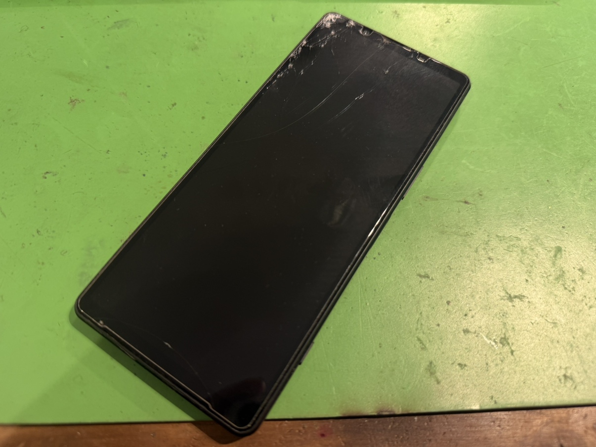 【Xperia 5 V 画面修理】データそのまま即日修理！画面割れ・液漏れでお困りならスマホ修理工房へ！