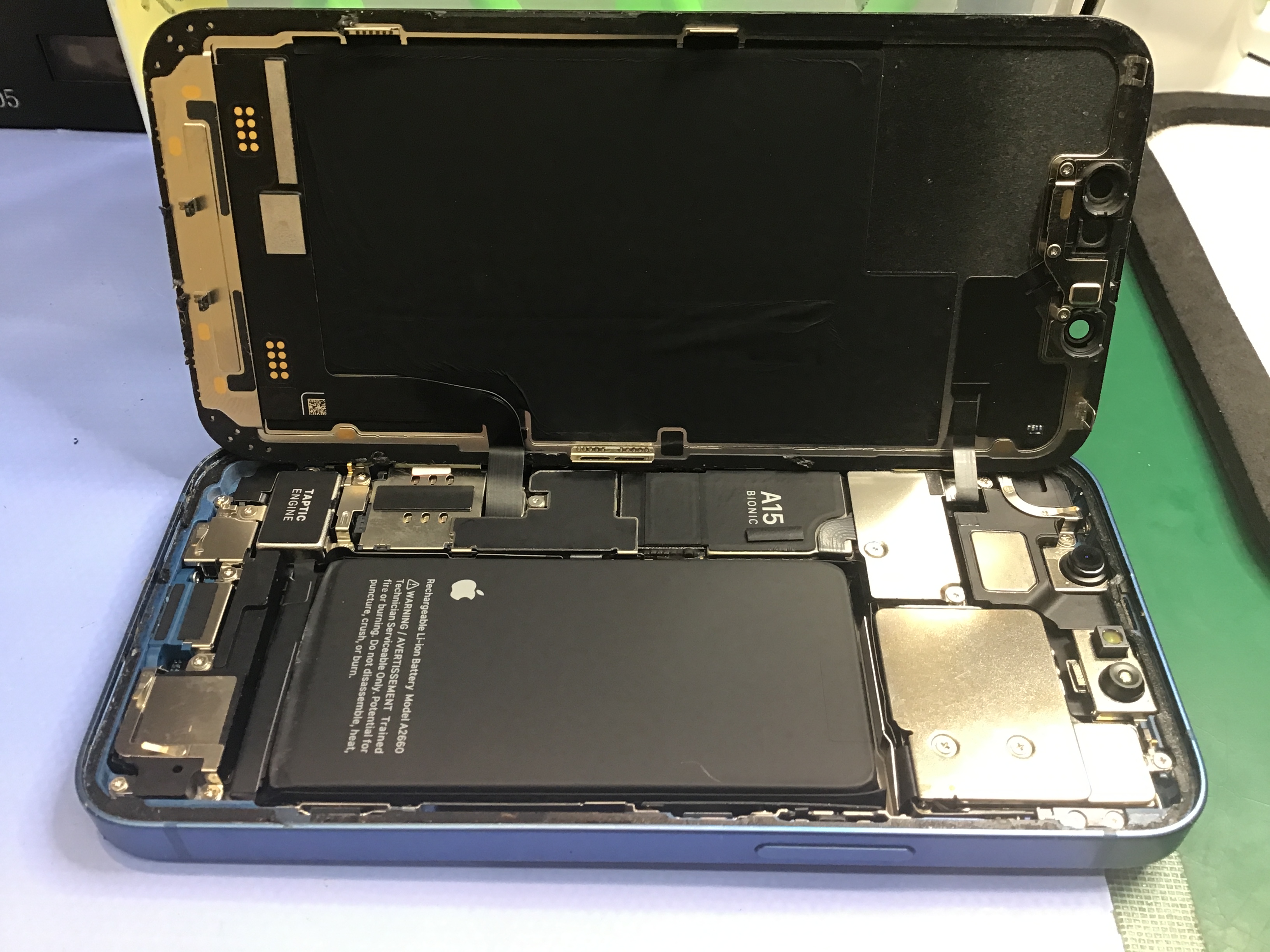 iPhone13miniのバッテリー交換は、データそのまま・即日修理のスマホ修理工房京王聖蹟桜ヶ丘ショッピングセンターB館店へ！