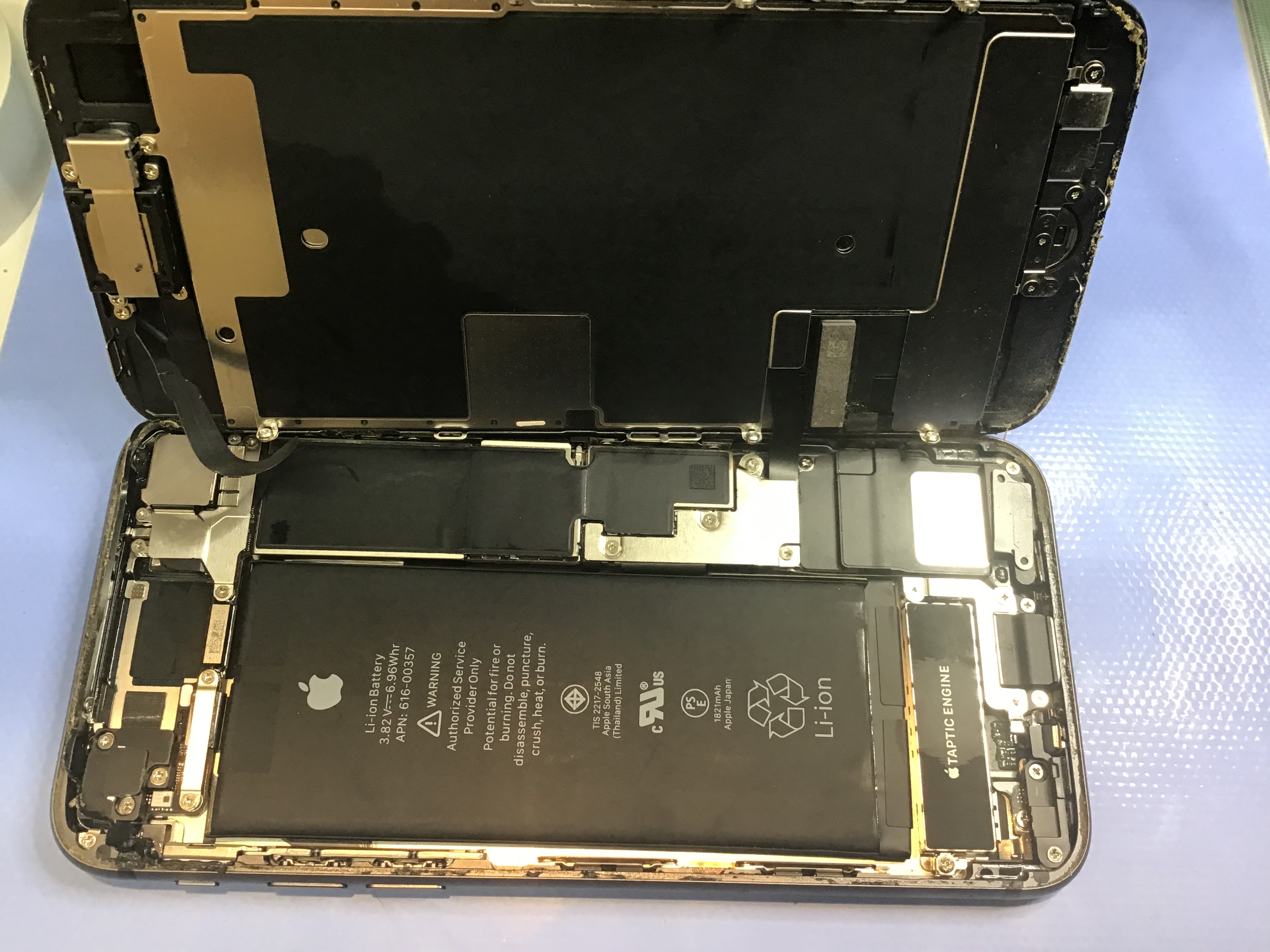 iPhone8のバッテリー交換は、データそのまま・即日修理のスマホ修理工房京王聖蹟桜ヶ丘ショッピングセンターB館店へ！