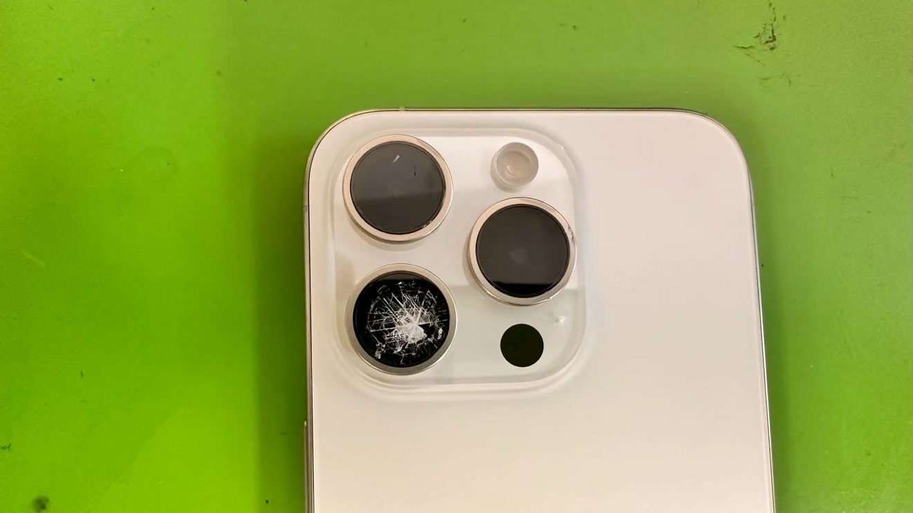 iPhone14Proアウトカメラカバーガラス交換【中央林間店】