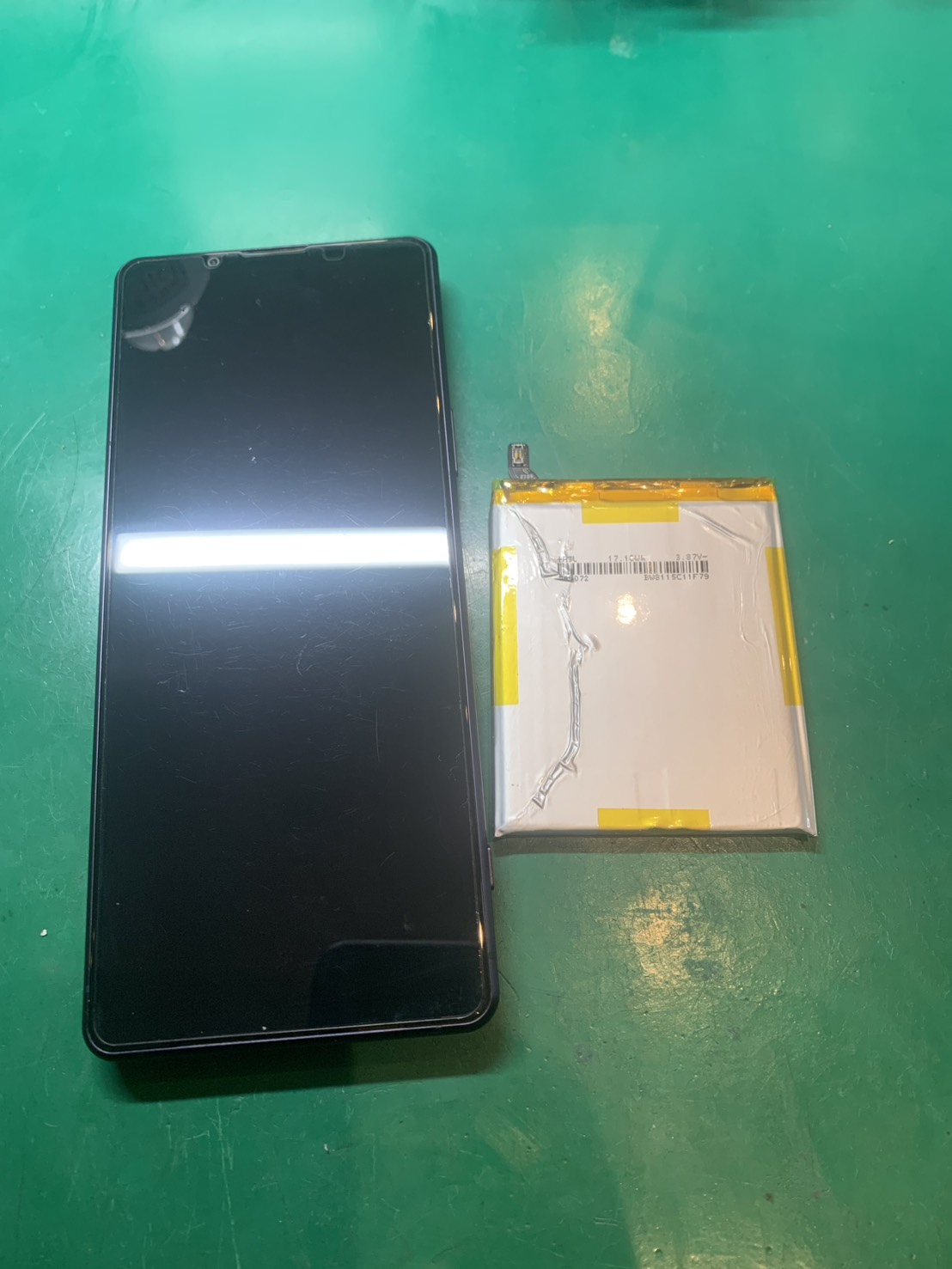 4年使用で電池の減りが早くなってしまった、、、Xperia1Ⅲバッテリー交換修理【スマホ修理工房ミーツ国分寺店】