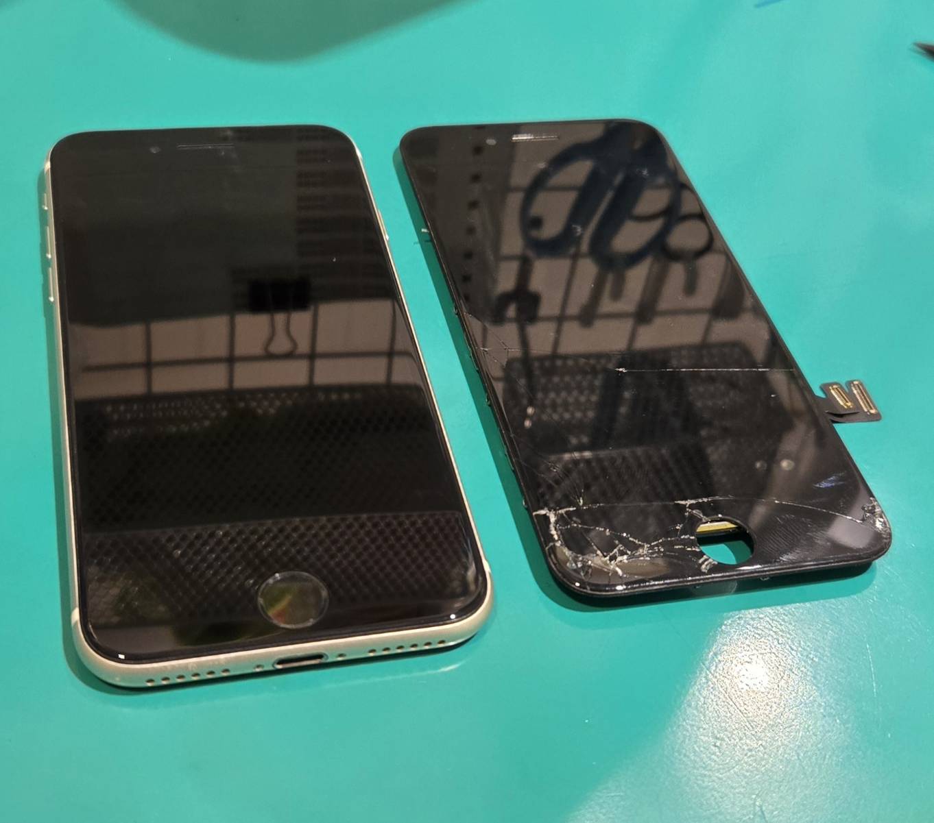 iPhoneSE3の画面が割れちゃった💦半分タッチできない状態もピカピカに復活しました(´︶`)✨