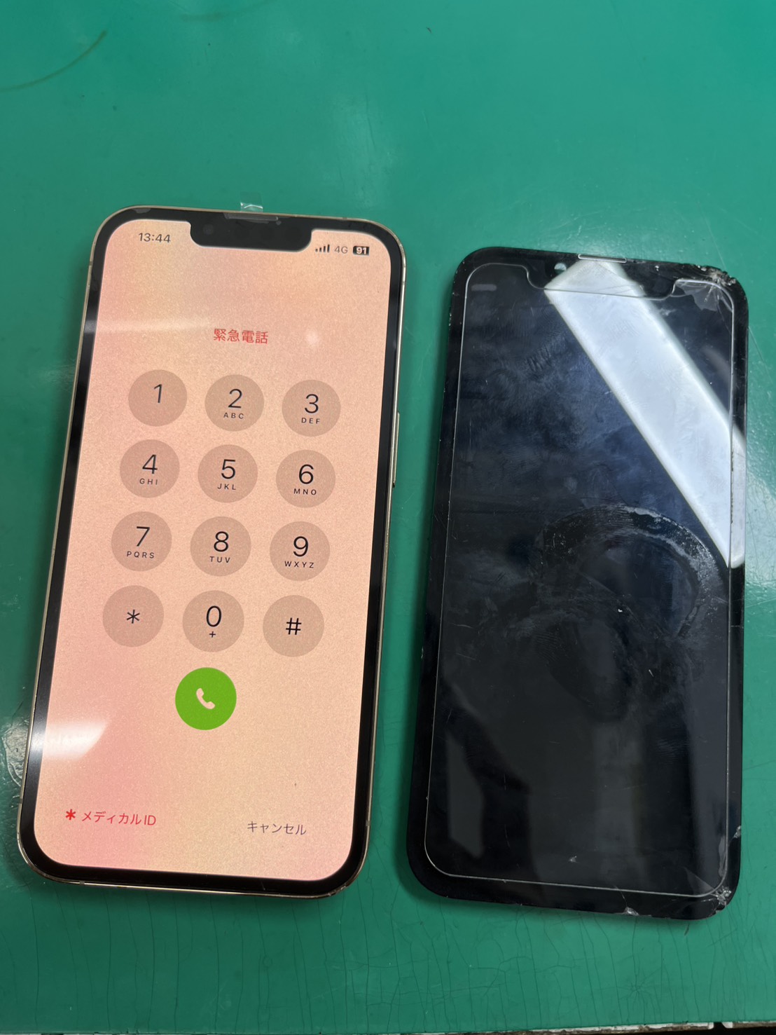 iPhone13Pro(アイフォン)画面割れ、表示不良につき画面交換【スマホ修理工房大井町店】