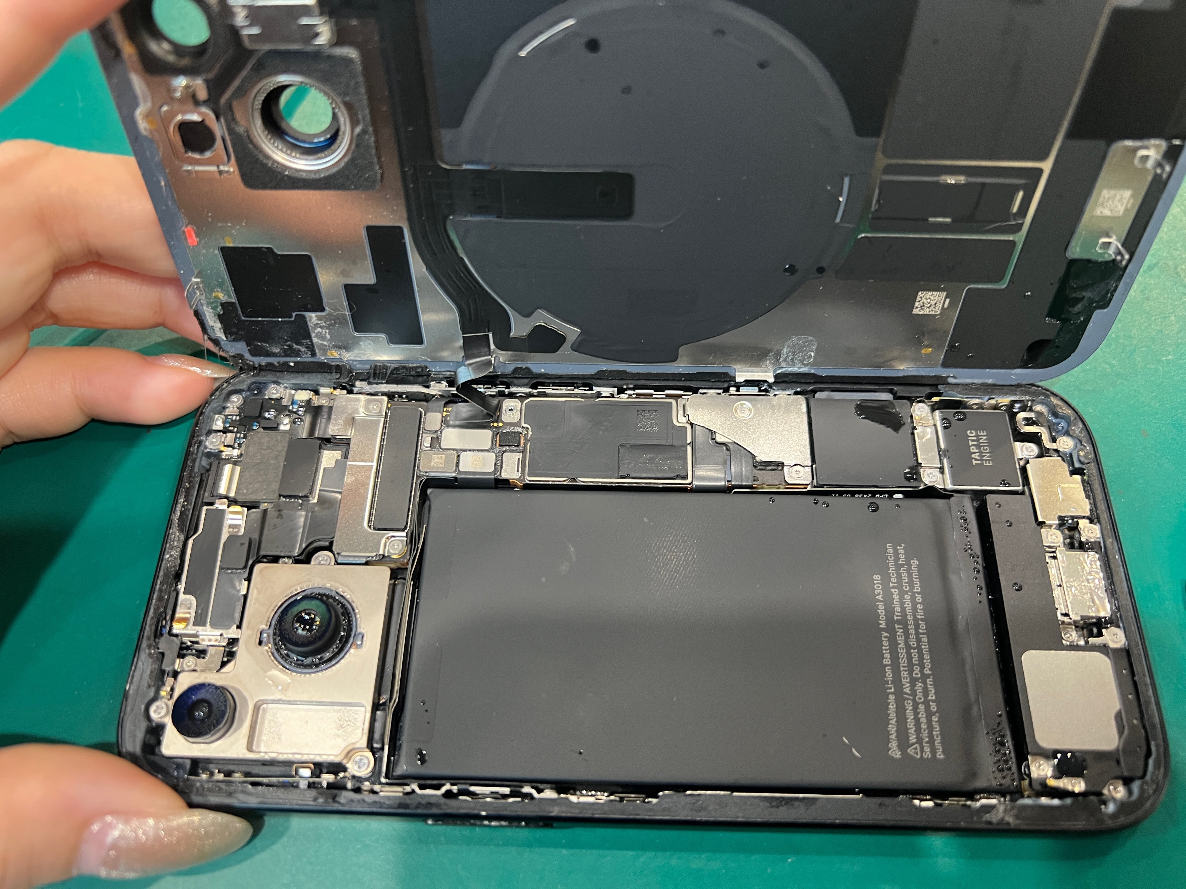 iPhone15（アイフォン）水没復旧＆画面交換！データ救出に成功【スマホ修理工房ペリエ千葉店】