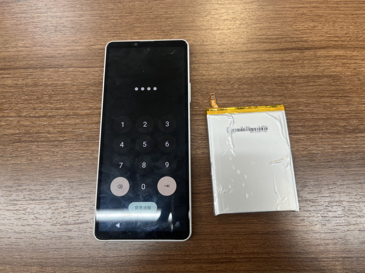 【Xperia 10 Ⅳ】バッテリー交換は即日対応で承っております！