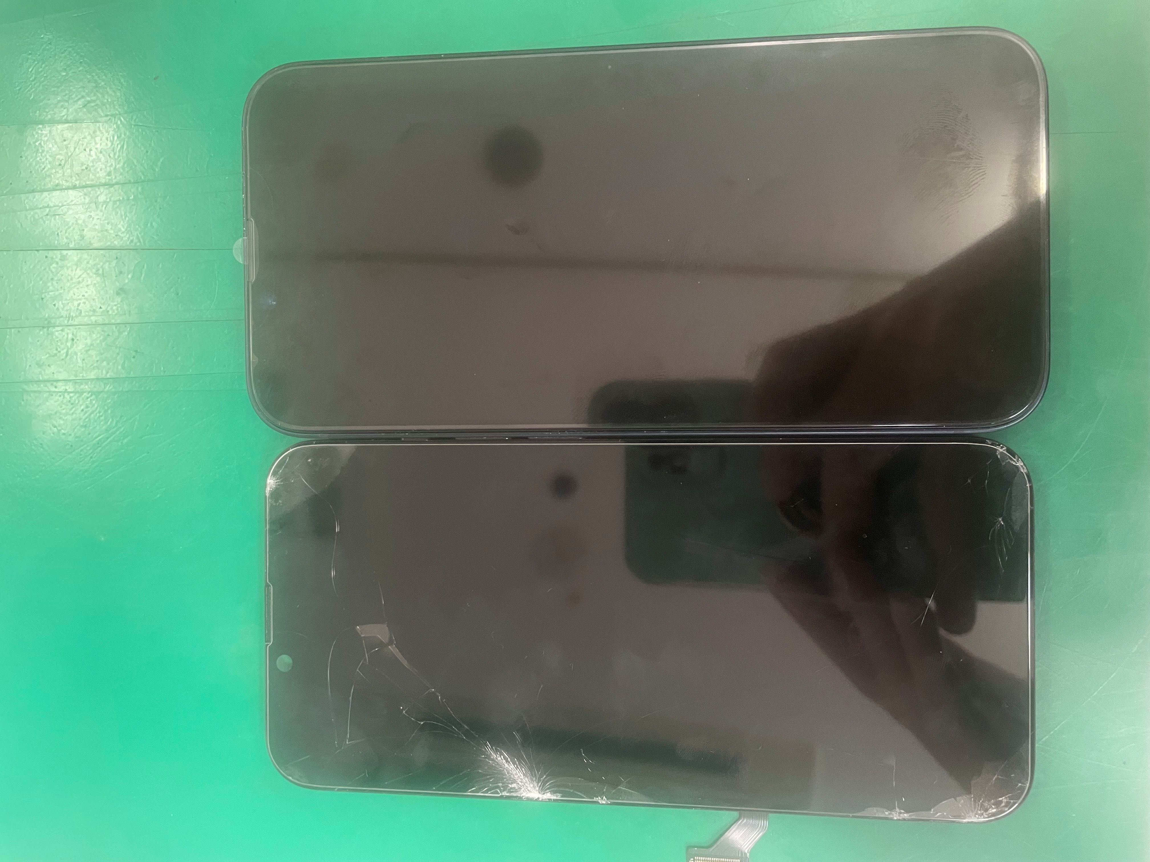 液晶表示不良修理！ iPhone14【スマホ修理工房三鷹店】