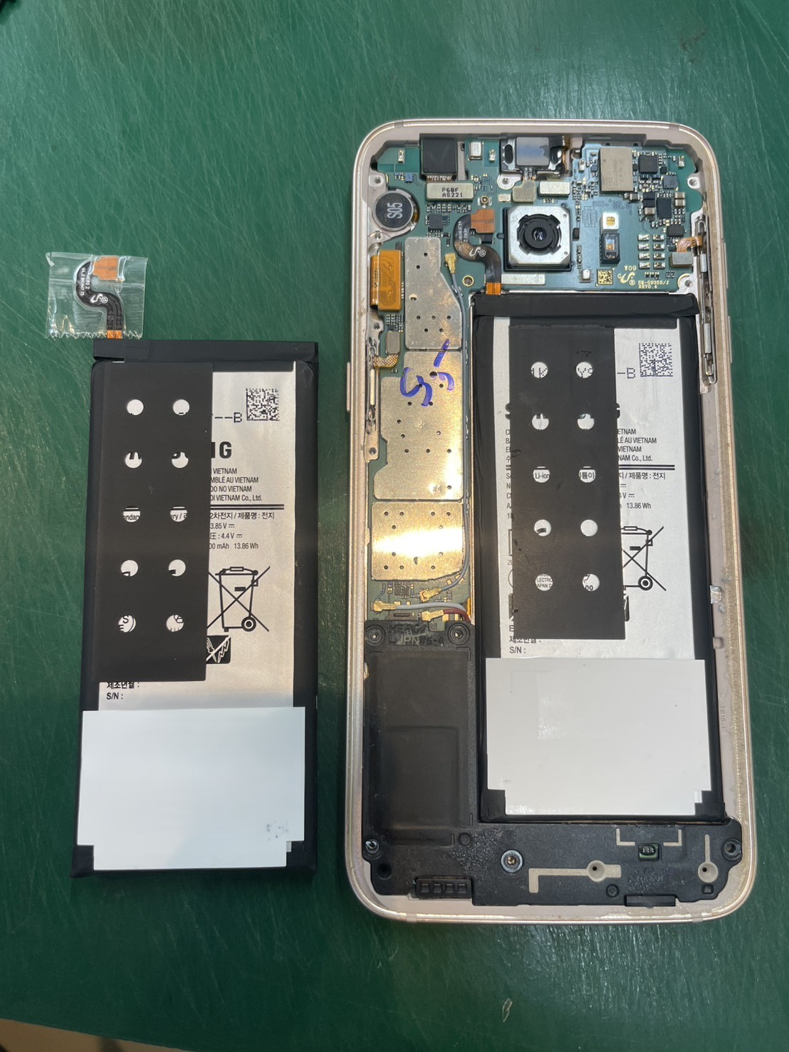 galaxy S7 Edcge のバッテリー交換の修理を承りました-スマホ修理工房和光駅前店-