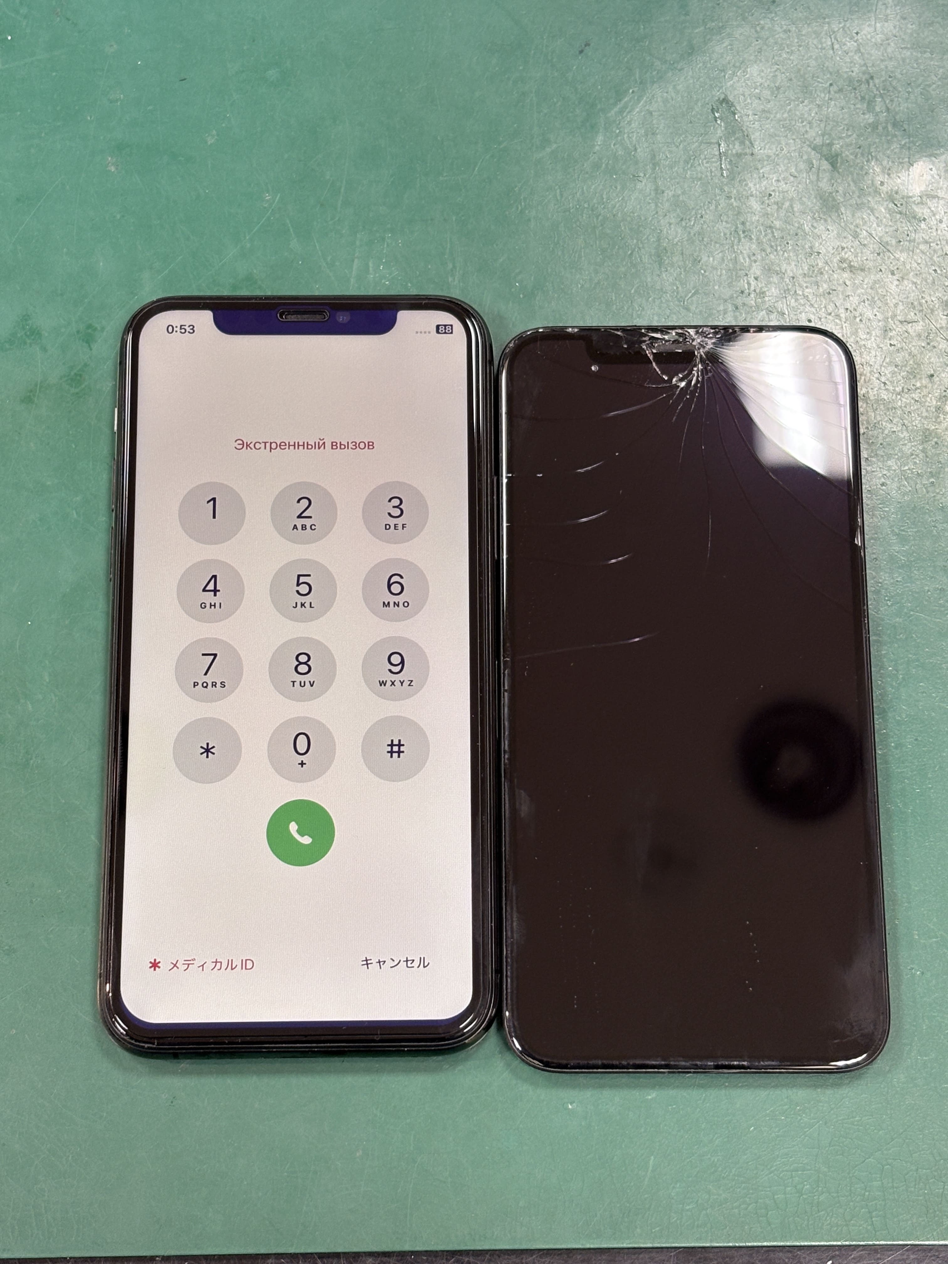 iPhone11Pro 使っていると細かい破片が落ちてくる、、💦