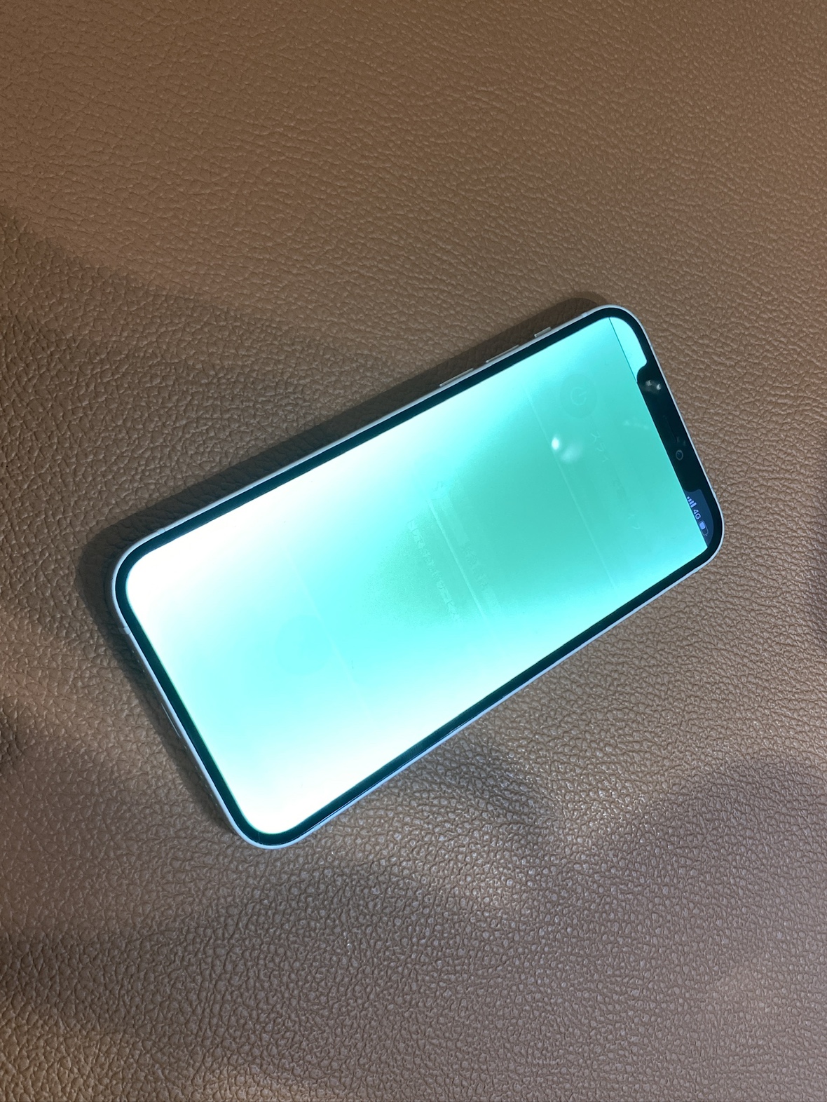 液晶が壊れてしまったiPhone12（アイフォン）の画面交換を承りました