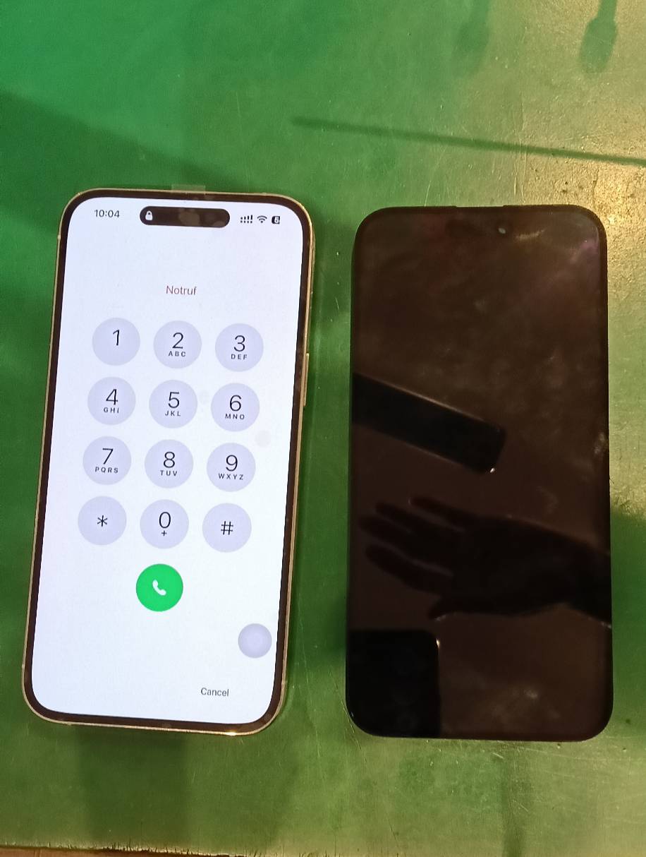 水を濡らして画面がほぼ映らなくなってしまった…　iPhone14ProMax　画面交換修理【スマホ修理工房ミーツ国分寺店】