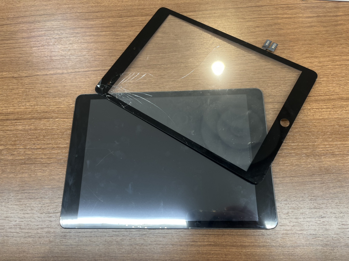 【iPad (第9世代) 】ガラスが割れてしまった、、、