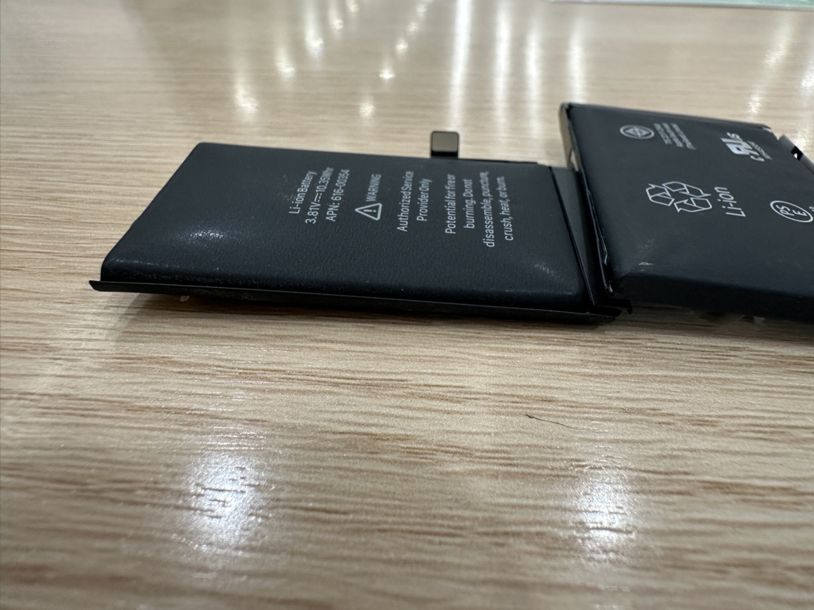 iPhone X（アイフォン）のバッテリー交換はスマホ修理工房イオンモール福岡店で即日修理可能です！