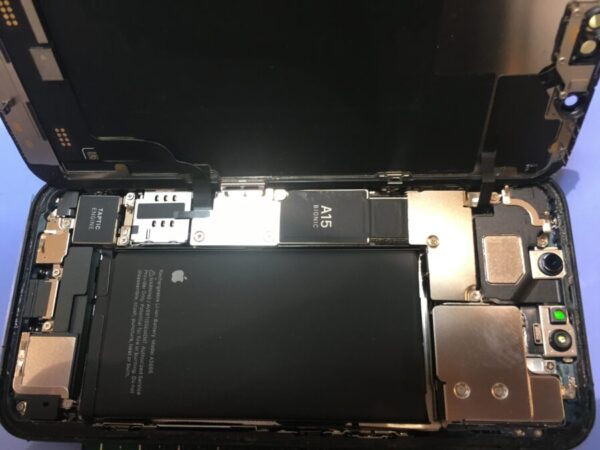 iPhoneSE3(アイフォンSE3)バッテリー交換！「スマホ修理工房　ALCo越谷店」