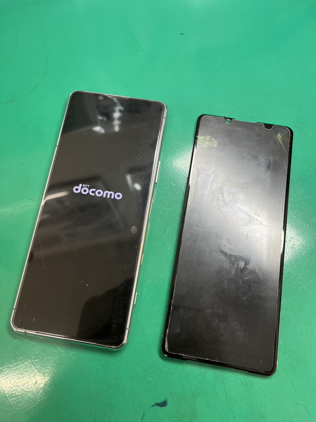Xperia5Ⅲ(エクスペリア)画面に線が入る表示不良のため画面交換【スマホ修理工房大井町店】
