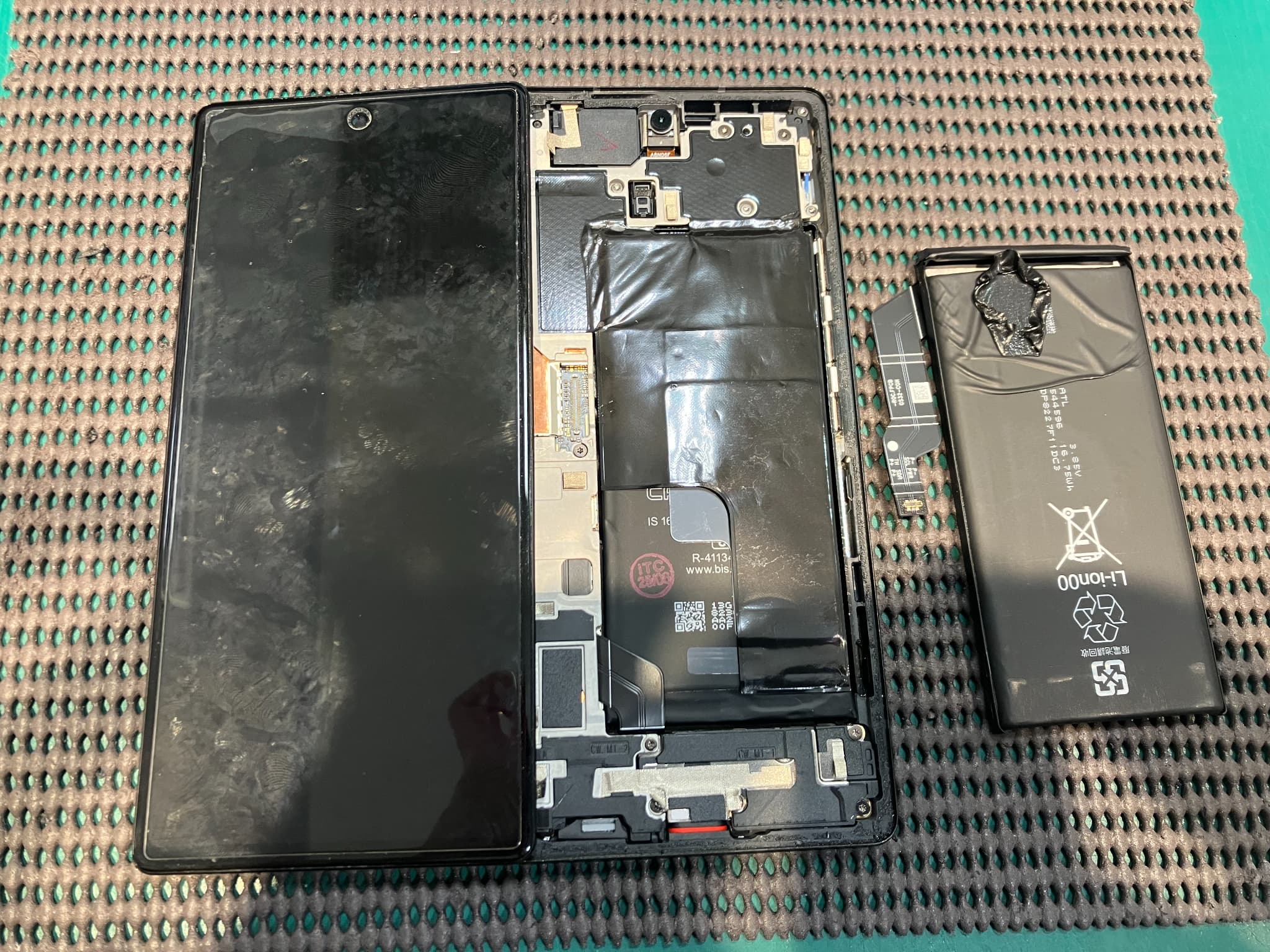 pixel6aのバッテリー交換をいたしました -スマホ修理工房浦和パルコ店-