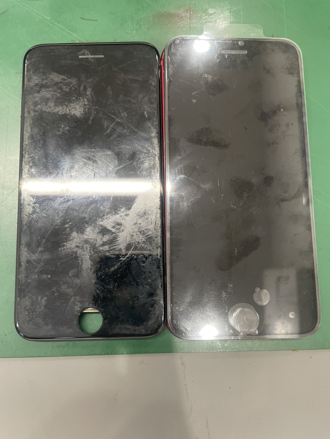 iPhoneSE2の液晶交換の修理を承りました-スマホ修理工房和光市駅北口店-