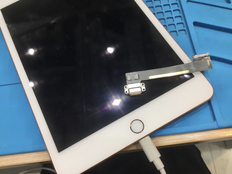 iPad mini5（アイパッド ミニ5） をお持ち込み頂きました。【スマホ修理工房池袋P’パルコ店】