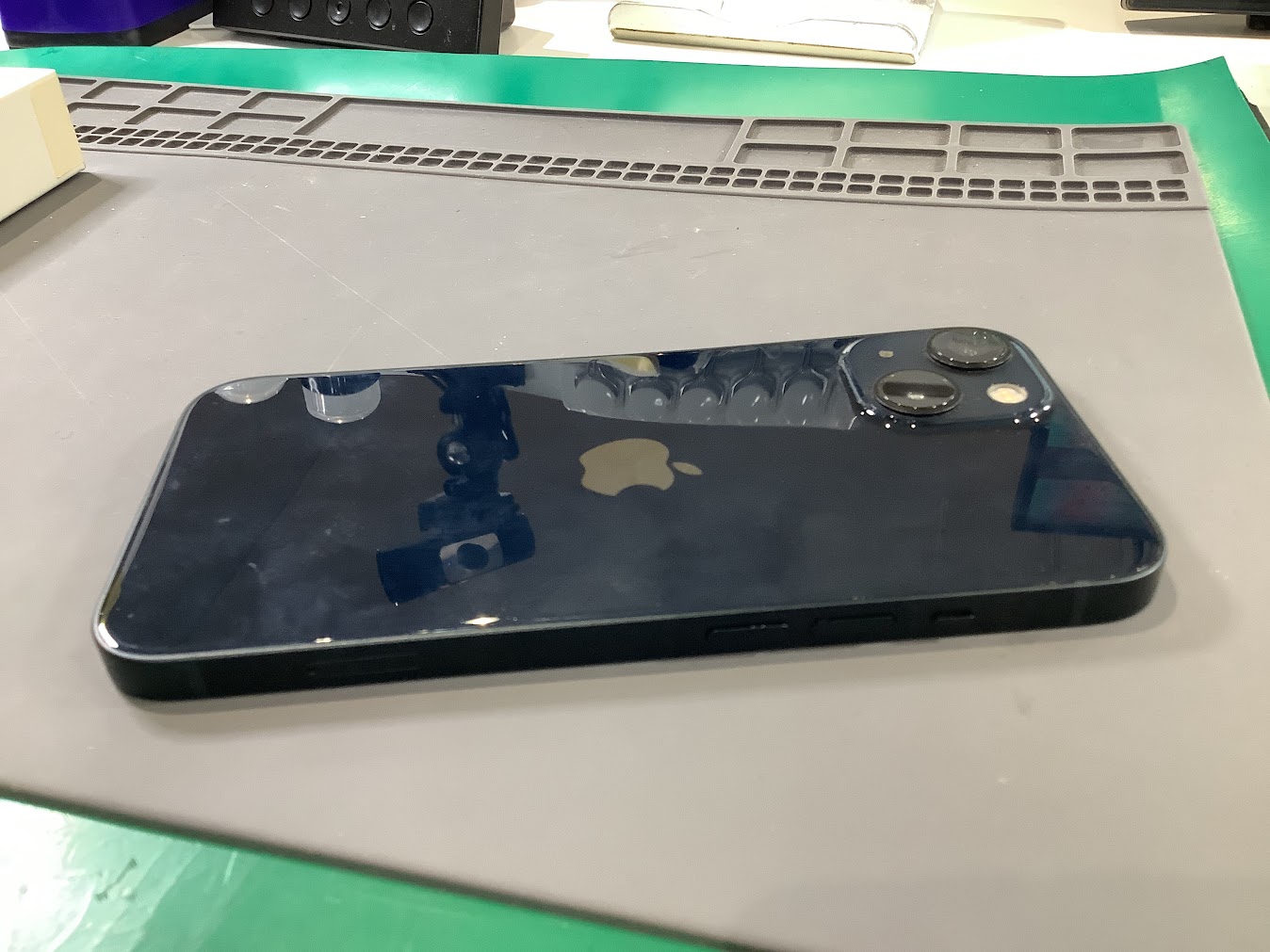 iPhone13の画面交換なら最短即日修理のスマホ修理工房西八王子店にご相談ください!
