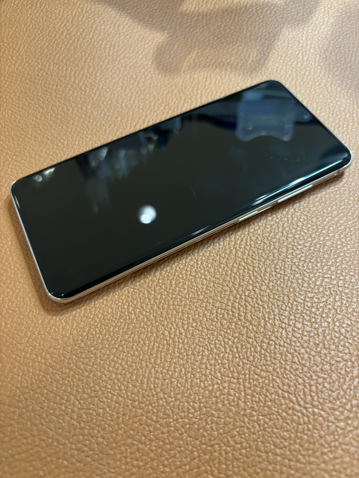 液晶が全く映らなくなってしまったGalaxyS20(ギャラクシー)の画面交換を承りました!!