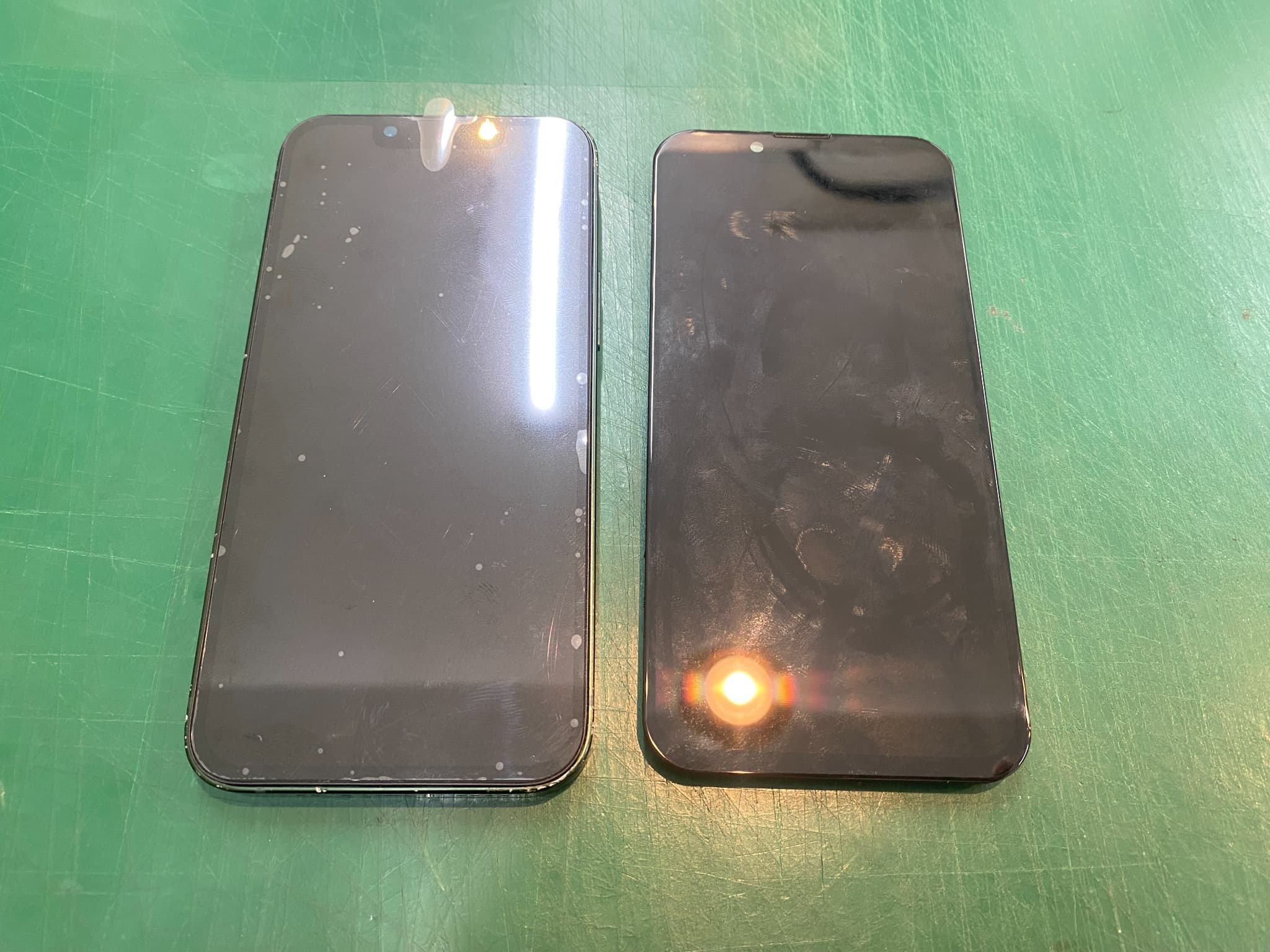 iPhone13miniの液晶画面もふじみ野市 スマホ修理工房イオン大井店におまかせ!