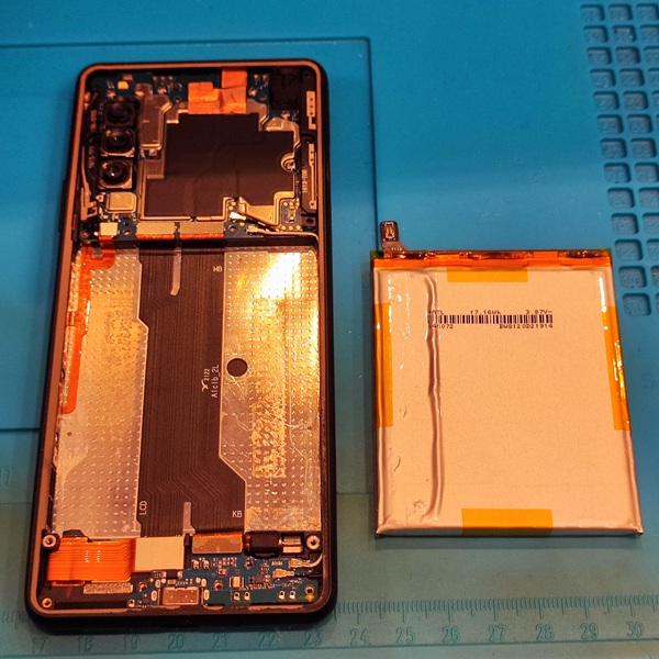 SONY Xperia 10 Ⅱ のバッテリー交換を行いました!【スマホ修理工房 熊本ゆめタウン光の森店】