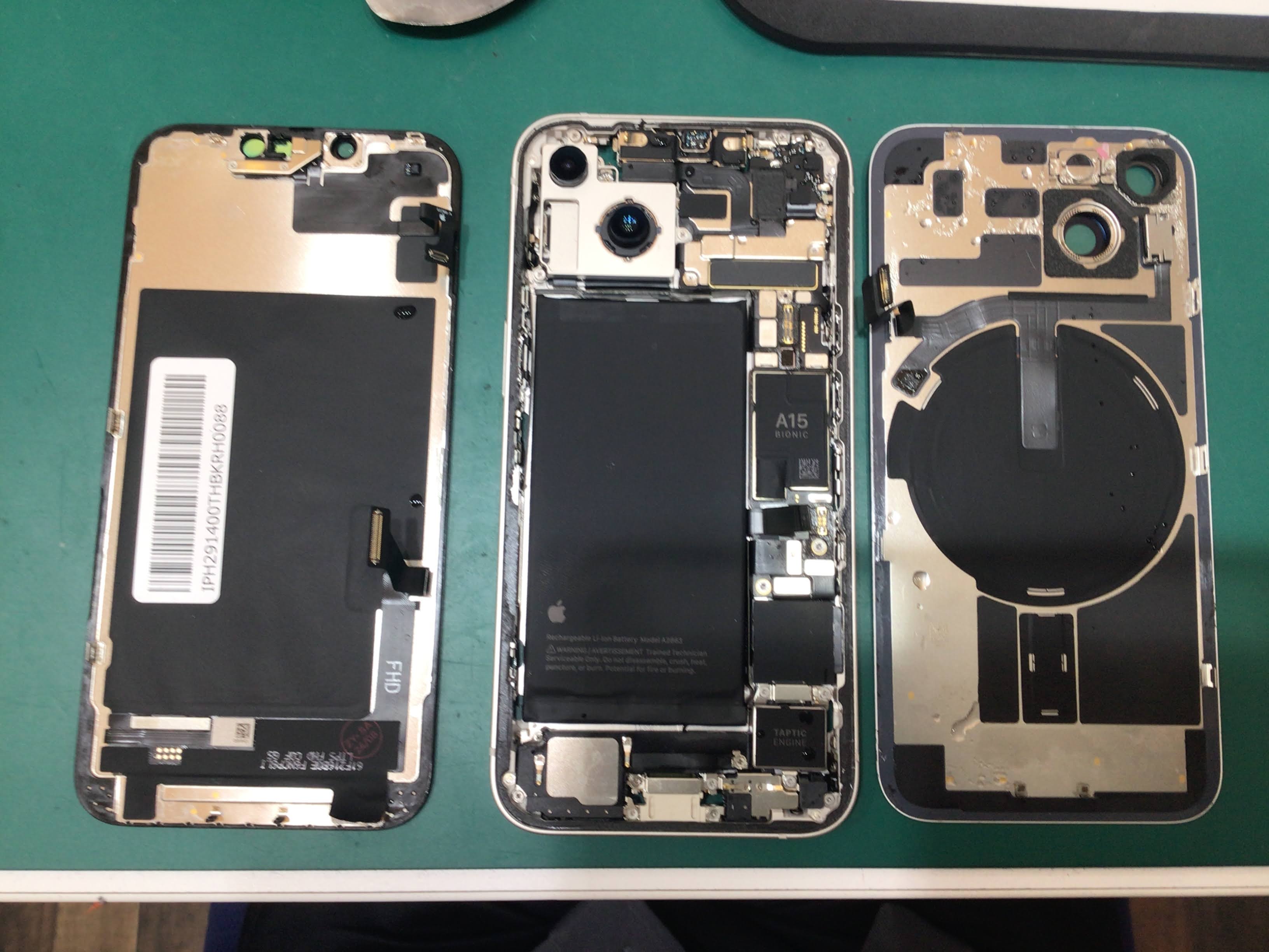 iPhone14バッテリー修理　データをそのまま・最短即日修理のスマホ修理工房イーアス高尾店にご相談下さい！