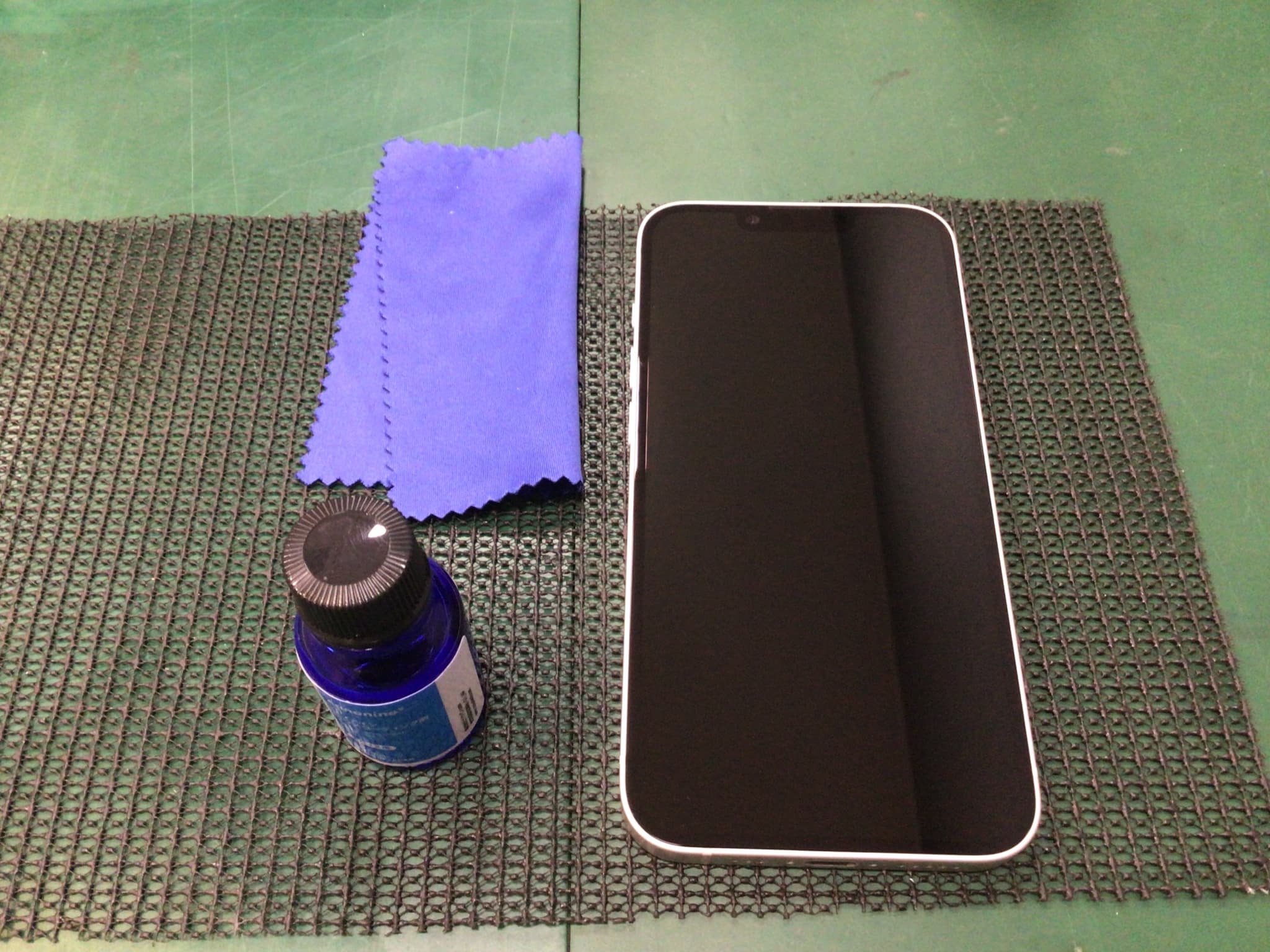 iPhone16eのガラスコーテイングは ふじみ野市 スマホ修理工房イオン大井店におまかせ!