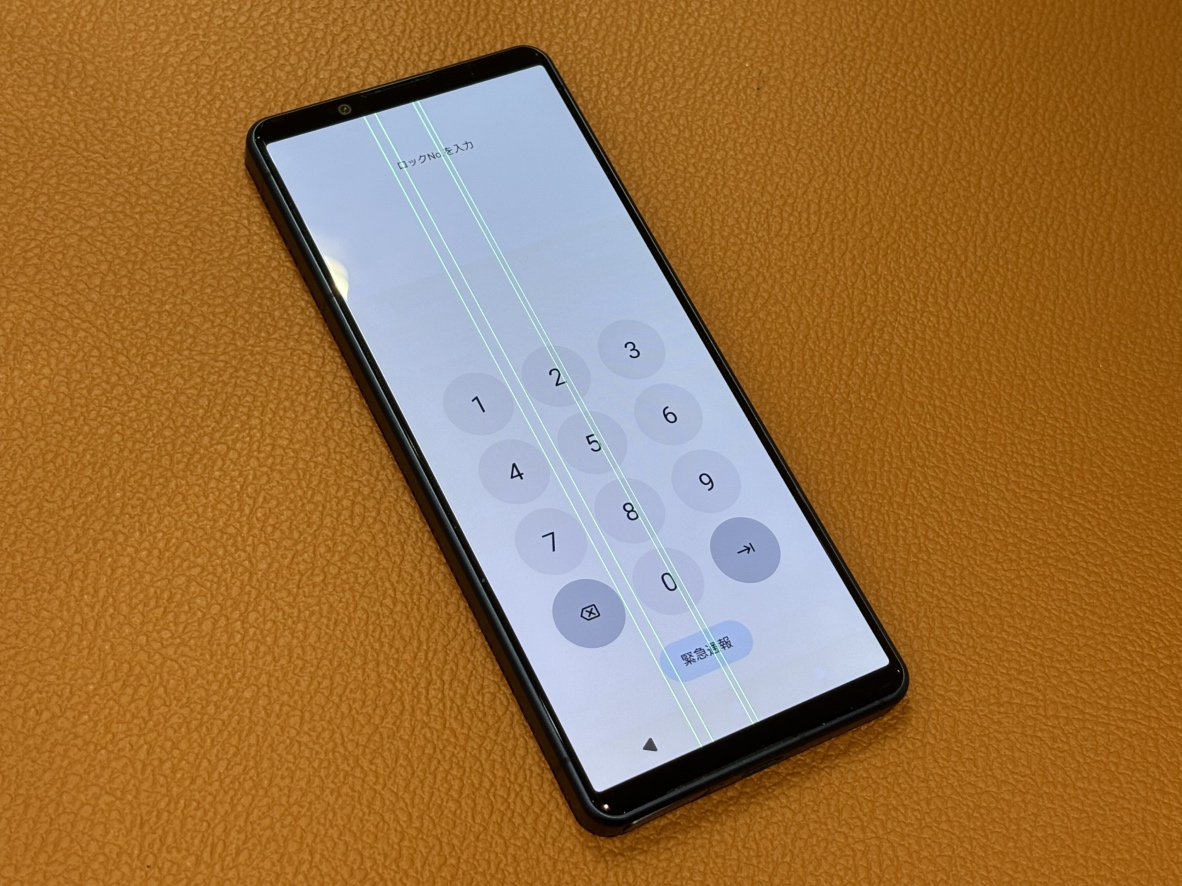 液晶に縦線が表示されるXperia5Ⅳ(エクスペリア)の画面交換承りました!!