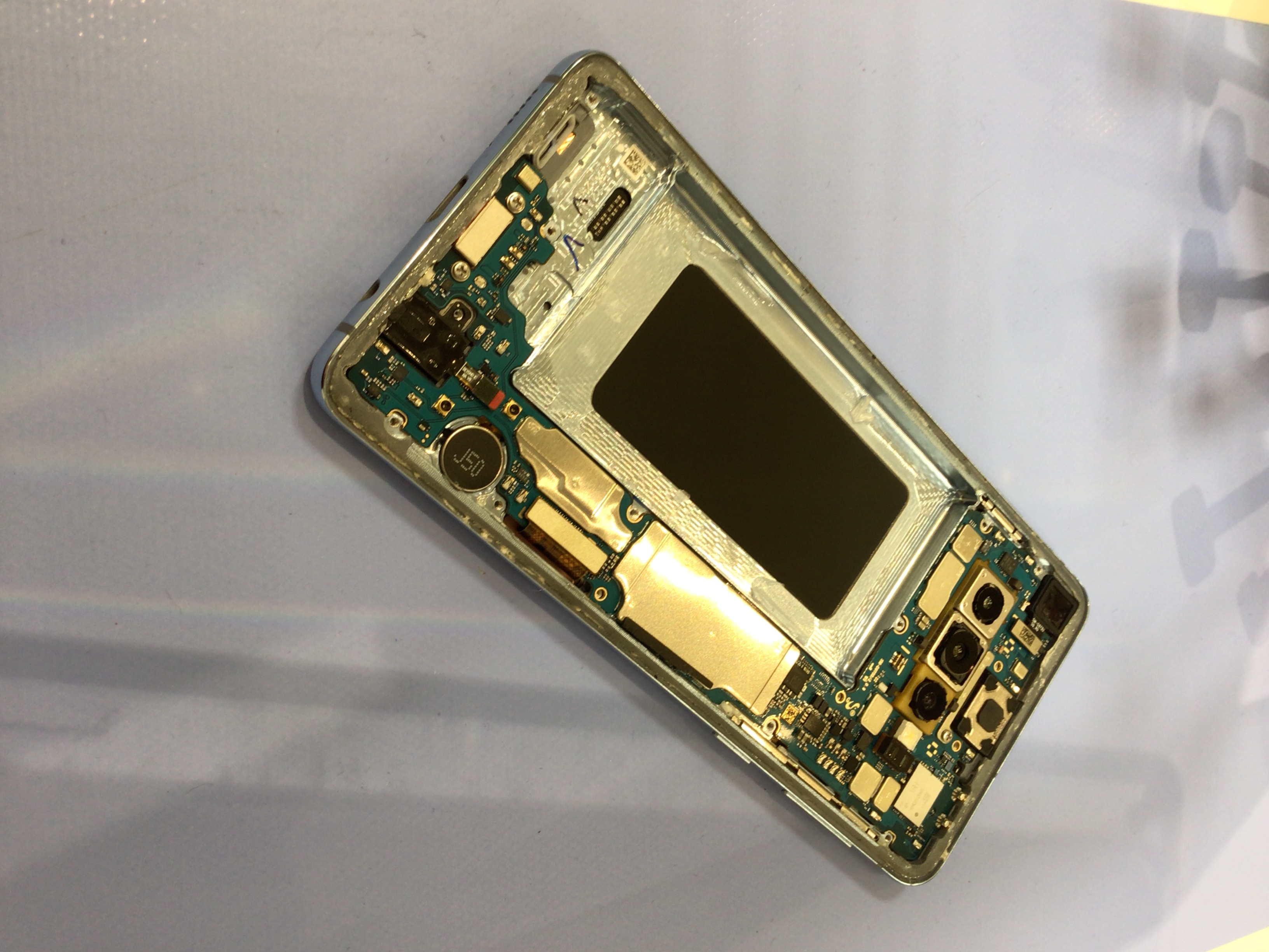 Galaxyのバッテリー交換は、データそのまま・即日修理のスマホ修理工房町田モディ店へ！